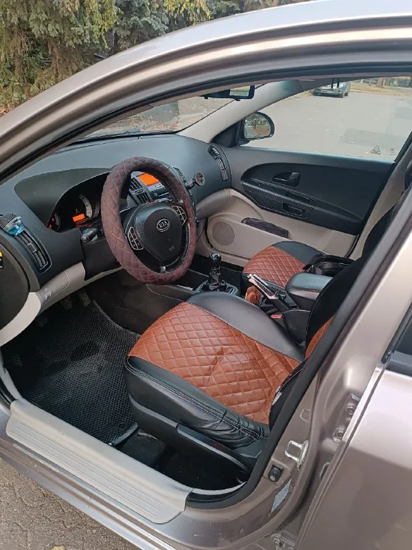 Продажа в днр
Продам kia ceed
Двигатель 1.4 мкпп
2007 Год
Цена 600 000₽

С 2012 года в одной семье.
Автомобиль в отличном состоянии как внешне так и технически.
Комплектация:
Центральный замок, заводская сигнализация, кондиционер, мультимедиа с aux и usb, мультируль, два автоматических стеклоподъемника, электрозеркала с подогревом. В общем есть все для комфортного передвижения. Два комплекта резины на дисках - в подарок.
Г. Донецк
Цена:600’000
Тел: +79493953564 - фотография - 8