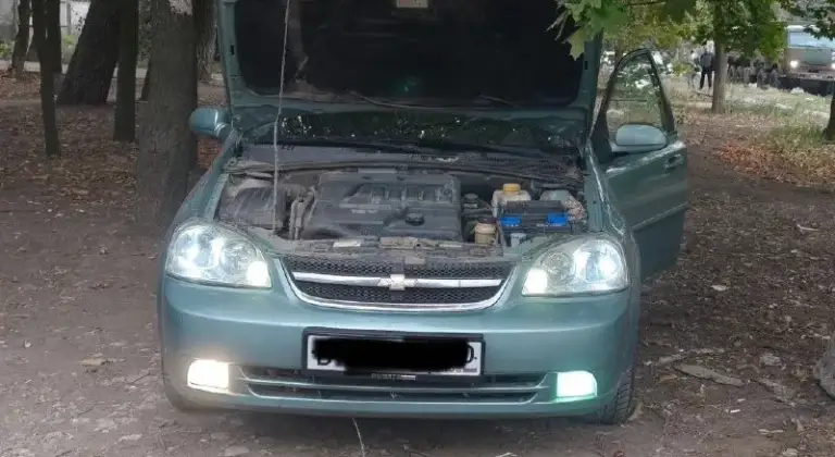 Продам личный авто lacetti 1.4
Кпп механика
Двигатель в порядке
Пробег 200000км
8000Км назад заменён грм, помпа, ролик
Масло свежее
По ходовой в порядке
Печка жарит, кондиционер холодит
Есть незначительные недочеты по кузову, касаемые покраски, не критично
Машина уже на местном учёте, проблем с переоформлением не будет
Цена 500.000₽
Торг уместен
+79493697104 - фотография - 8