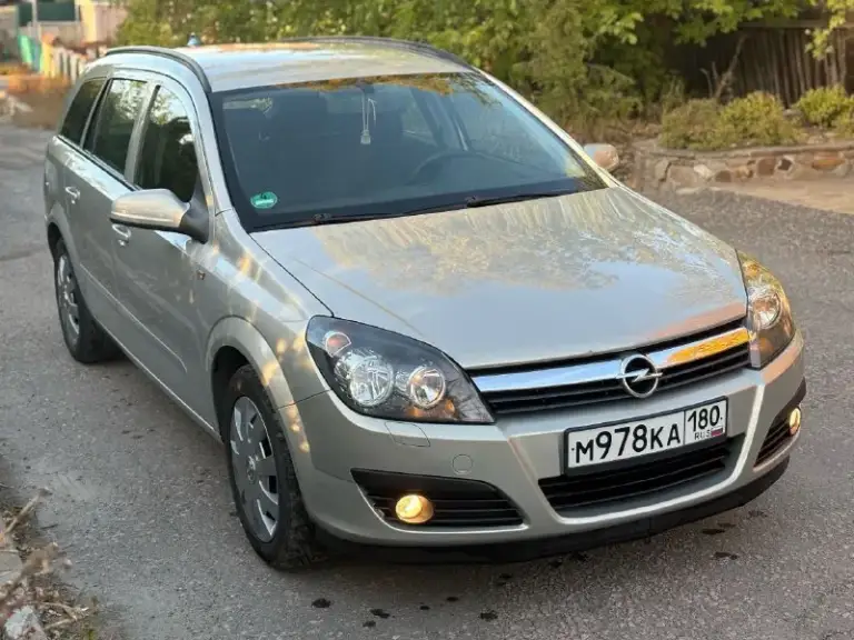 Продажа в днр
Продаю opel astra h
2005 Год выпуска

Я собственник
С родным пробегом в 238 000 км.
Машина в достойном состоянии
С полным переоформлением 630000₽
Осмотр донецк.
+79494702665 - фотография - 1