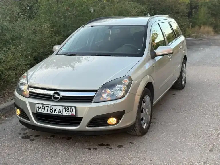 Продажа в днр
Продаю opel astra h
2005 Год выпуска

Я собственник
С родным пробегом в 238 000 км.
Машина в достойном состоянии
С полным переоформлением 630000₽
Осмотр донецк.
+79494702665 - фотография - 2