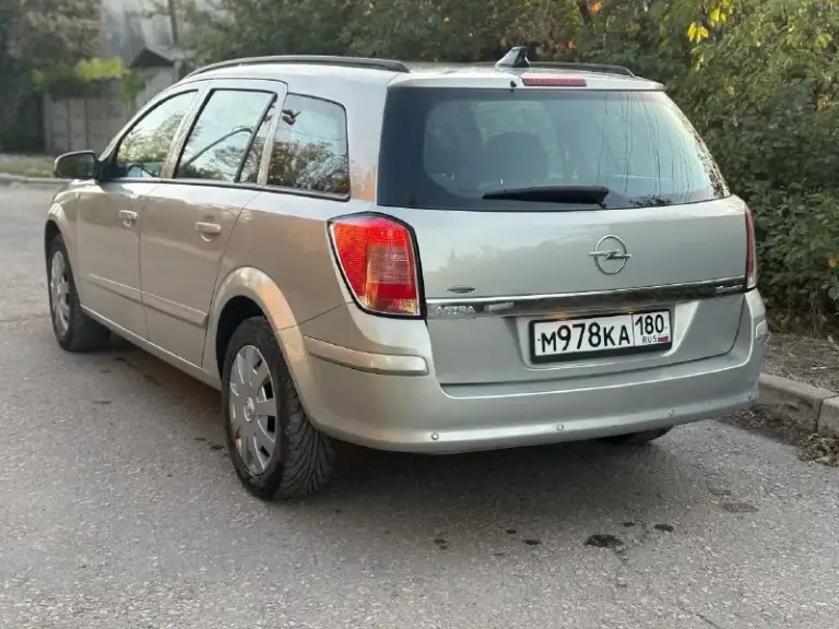 Продажа в днр
Продаю opel astra h
2005 Год выпуска

Я собственник
С родным пробегом в 238 000 км.
Машина в достойном состоянии
С полным переоформлением 630000₽
Осмотр донецк.
+79494702665 - фотография - 6
