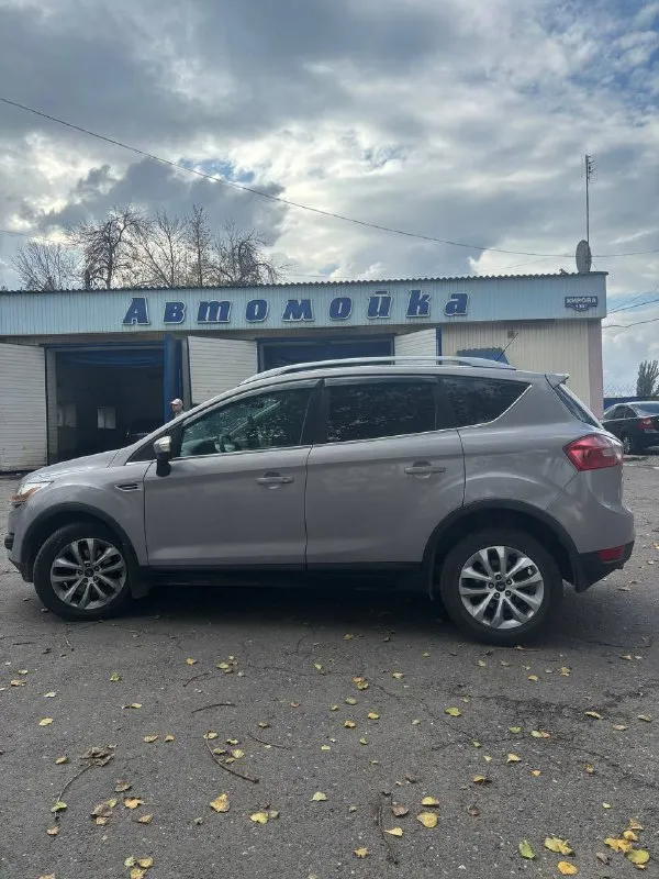 Продам ford kuga 2011года. Передний привод. 2.0t diesel работает отлично, замена грм, помпы роликов, обслужен. Коробка 6 -ти ступенчатый автомат, надёжный. Два комплекта колёс, два ключа, два хозяина. Климат контроль, круиз контроль, подогрев сидений.
Цена: 1🍋₽
Алчевск, +79591416449
📞 Звоните: +7(959)1416449 - фотография - 6