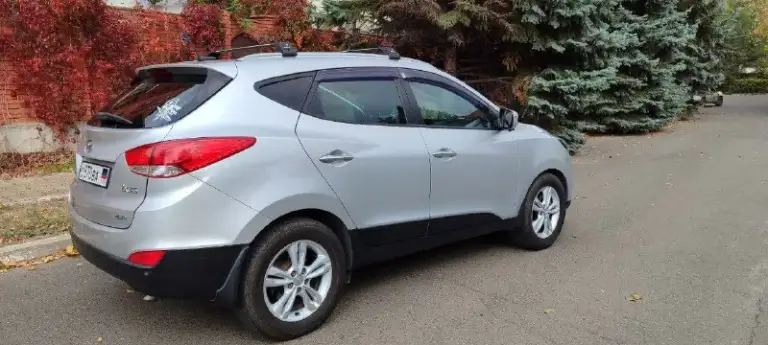 🎁 Продам hyundai ix35
(💯Родной пробег 205 тыс. )
2,0 Автомат 2010г. Бензин, полный привод.
🔘Я 2 собственник (любые проверки на сто за ваш счёт)
✅Автомат в идеальном состояние ( переключается без пинков и задиров)
✅Двигатель и ходовка без нареканий на твердую 5. На 180 тыс. Км был сделан капитальный ремонт двигателя.
За автомобилем очень следили, масло менялось каждые 7-8 тыс. Км. Относились бережно - девушка ездила на работу и в садик.
Автомобиль обслуживался на фирменном сто. Есть наряды на каждое то.
Предмаксимальная комплектация
Магнитола 360°
🔘Причина продажи покупка нового автомобиля.
🔘Отдам комплект зимней резины bridgestone.
🌆 Донецк, ленинский р-н
1 Млн. 400 тыс. ₽ (торг хорошим людям)
☎ +79493087133
📲 Tg: @veruvdiamond
📞 Звоните: +7(949)3087133 - фотография - 2