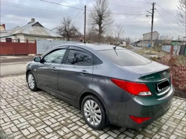 Срочно продам ‼️🚨
Hyundai solaris 2016 года,
Кузов: в отличном состоянии, полностью вся в родне
Двигатель: работает без лишнего шума, полностью обслужен,
Пробег 182000км✅
Коробка не хрустит не выбивает включается все плавно, ✅
Ходовая: часть без шума ничего не гремит не стучит, ✅
Комплектация максимальная: 4 стеклоподъемника, подогрев сидений, подогрев всех зеркал, электро-зеркала, кондиционер, мульти-руль, штатная музыка. ✅
За машиной ухаживала каждые 8к км меняю масло салон чистый и опрятный, в машине не курили.
Все вопросы в лс или звоните по номеру✅

+79499583699

Г. Донецк.
Цена 860.000₽ торг - фотография - 3