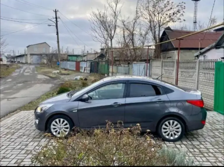 Срочно продам ‼️🚨
Hyundai solaris 2016 года,
Кузов: в отличном состоянии, полностью вся в родне
Двигатель: работает без лишнего шума, полностью обслужен,
Пробег 182000км✅
Коробка не хрустит не выбивает включается все плавно, ✅
Ходовая: часть без шума ничего не гремит не стучит, ✅
Комплектация максимальная: 4 стеклоподъемника, подогрев сидений, подогрев всех зеркал, электро-зеркала, кондиционер, мульти-руль, штатная музыка. ✅
За машиной ухаживала каждые 8к км меняю масло салон чистый и опрятный, в машине не курили.
Все вопросы в лс или звоните по номеру✅

+79499583699

Г. Донецк.
Цена 860.000₽ торг - фотография - 5
