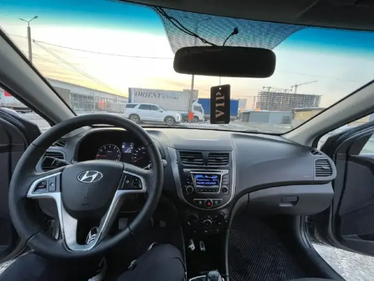 Срочно продам ‼️🚨
Hyundai solaris 2016 года,
Кузов: в отличном состоянии, полностью вся в родне
Двигатель: работает без лишнего шума, полностью обслужен,
Пробег 182000км✅
Коробка не хрустит не выбивает включается все плавно, ✅
Ходовая: часть без шума ничего не гремит не стучит, ✅
Комплектация максимальная: 4 стеклоподъемника, подогрев сидений, подогрев всех зеркал, электро-зеркала, кондиционер, мульти-руль, штатная музыка. ✅
За машиной ухаживала каждые 8к км меняю масло салон чистый и опрятный, в машине не курили.
Все вопросы в лс или звоните по номеру✅

+79499583699

Г. Донецк.
Цена 860.000₽ торг - фотография - 6