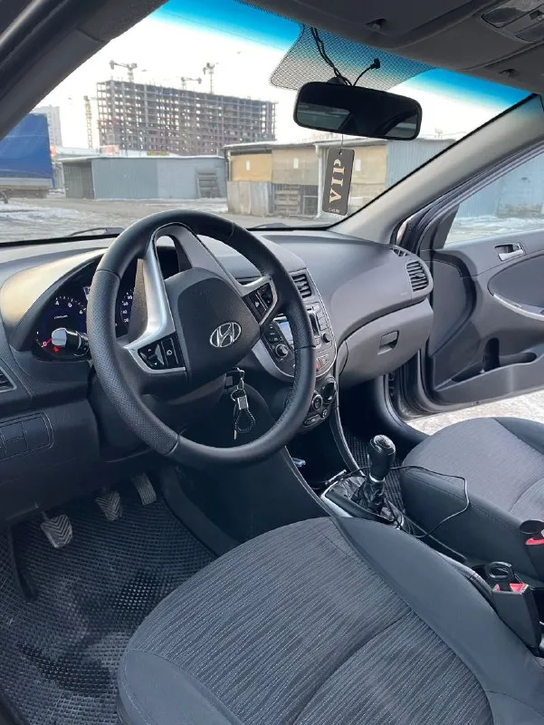 Срочно продам ‼️🚨
Hyundai solaris 2016 года,
Кузов: в отличном состоянии, полностью вся в родне
Двигатель: работает без лишнего шума, полностью обслужен,
Пробег 182000км✅
Коробка не хрустит не выбивает включается все плавно, ✅
Ходовая: часть без шума ничего не гремит не стучит, ✅
Комплектация максимальная: 4 стеклоподъемника, подогрев сидений, подогрев всех зеркал, электро-зеркала, кондиционер, мульти-руль, штатная музыка. ✅
За машиной ухаживала каждые 8к км меняю масло салон чистый и опрятный, в машине не курили.
Все вопросы в лс или звоните по номеру✅

+79499583699

Г. Донецк.
Цена 860.000₽ торг - фотография - 7