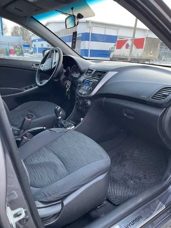 Срочно продам ‼️🚨
Hyundai solaris 2016 года,
Кузов: в отличном состоянии, полностью вся в родне
Двигатель: работает без лишнего шума, полностью обслужен,
Пробег 182000км✅
Коробка не хрустит не выбивает включается все плавно, ✅
Ходовая: часть без шума ничего не гремит не стучит, ✅
Комплектация максимальная: 4 стеклоподъемника, подогрев сидений, подогрев всех зеркал, электро-зеркала, кондиционер, мульти-руль, штатная музыка. ✅
За машиной ухаживала каждые 8к км меняю масло салон чистый и опрятный, в машине не курили.
Все вопросы в лс или звоните по номеру✅

+79499583699

Г. Донецк.
Цена 860.000₽ торг - фотография - 8