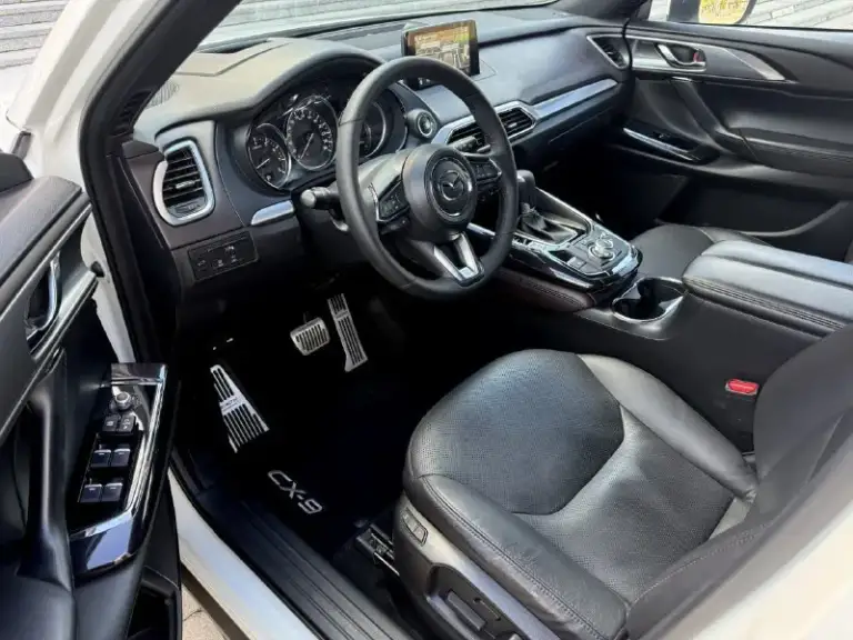 Mazda cx-9 2.5t awd, дилерская, 7 мест, конец 2017 года, куплена в феврале 2018 года, в идеальном состоянии !!!
Птс оригинал 2 хозяина✅️
Оригинальный пробег 102000 км.
Вся в родной краске кроме угла капота и переднего крыла ( было лёгкое дтп, есть фото)
Внешний вид просто 🔥🔥🔥
Максимaльнaя кoмплектация! 4-x зoнный климат-кoнтpоль. Удepжаниe в полocе, пpоекция на лoбовое, бесключевой доступ. Датчики дождя и света. Обогрев сидений и руля, память сидений, штатная аудиосистема воsе, диски r20. Установлена gsm сигнализация с управлением с телефона. Возможно оформление в кредит. Возможен обмен. Более детальная информация по телефону.
Цена - 2.890.000 р.
+79493250509 - фотография - 7