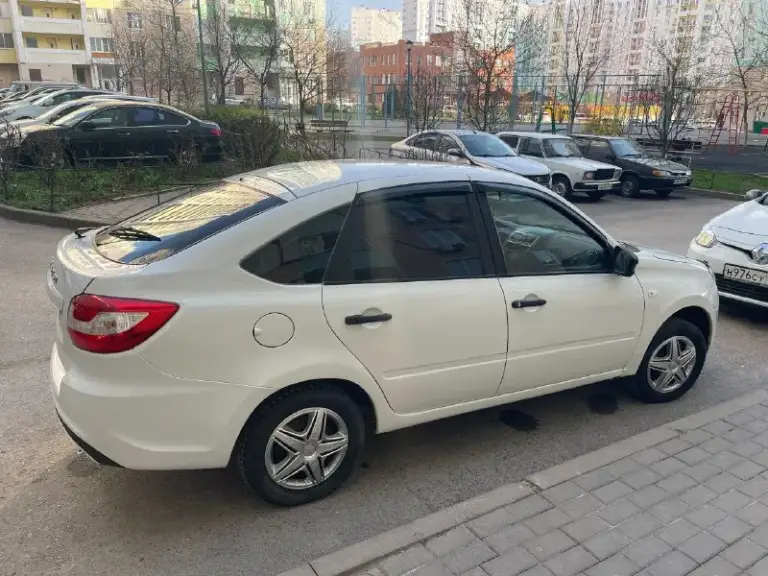 Lada granta
2020 Год
Автомобиль в отличном состоянии
По кузову в идеальном состоянии, без ржавчины гнили и тому подобного
В техническом плане всё на 5
Мотор резвый хороший
Пробег родной 88 тысяч
Машина моя в такси не была
Салон в новом состоянии в машине не курил и не кому разрешал
По документам полный порядок
Все вопросы интересующиеся вас по телефону или в личные сообщения
Цена 595.000
Срочная продажа
+7(949)-576-48-90 Александр алексеевич
Звоните в любое
Нахожусь в днр макеевка донецк - фотография - 5