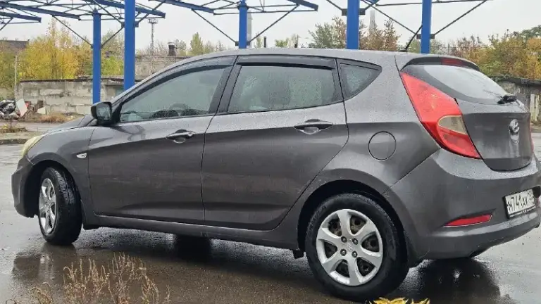 Hyundai solaris 2014 года выпуска, двигатель 1,4 бензин, пробег 333 тыс км, акпп. Автомобиль в хорошем техническом состоянии, кондиционер, стеклоподьемники, эл. Зеркала, подогрев сидений, есть моменты по лкп (не гнилой). Учёт рф 180 регион. Продажа по дкп с переоформлением. Осмотр г. Макеевка. Цена 555 000 ₽. +79495217300 - фотография - 3