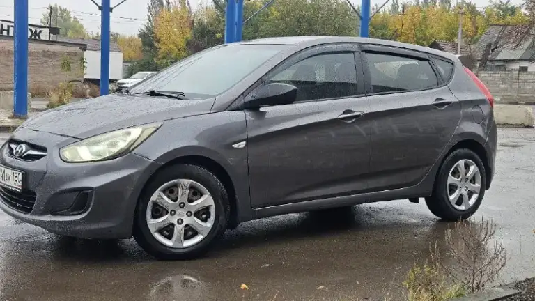Hyundai solaris 2014 года выпуска, двигатель 1,4 бензин, пробег 333 тыс км, акпп. Автомобиль в хорошем техническом состоянии, кондиционер, стеклоподьемники, эл. Зеркала, подогрев сидений, есть моменты по лкп (не гнилой). Учёт рф 180 регион. Продажа по дкп с переоформлением. Осмотр г. Макеевка. Цена 555 000 ₽. +79495217300 - фотография - 5