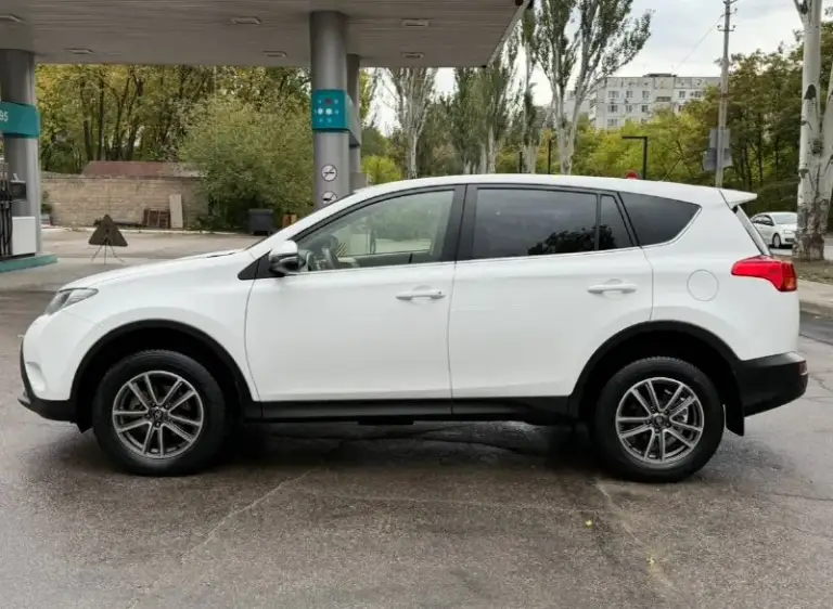 Продам toyota rav4
2.0 Бензин
Год выпуска 2013
Состояние идеальное.
Без вмятин царапин
И рыжиков
Сервисные книги.
Сигнализация pandora
Парктроники
Камера заднего хода
Вложений не требует!
Любое оформление!
Я втарой хозяин!
Салон не затертый не порваный
Авто полностью обслужена до мелочей
Полный привод работает!
Работает ровно.
Коробка переключает идеально
Климат контроль работает
Все жидкости заменены!
Стекла все родные
Каждая кнопка работает)
Цена 1.650₽
+7-949-794-46-27
Остольные вопросы по телефону
Звоните в любое время.
📲 Tg: евгений
📞 Звоните: +7(949)7944627 - фотография - 6