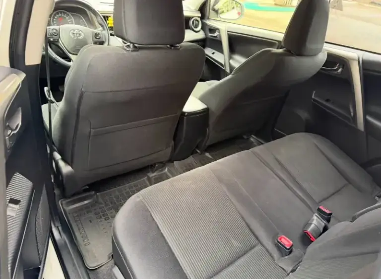 Продам toyota rav4
2.0 Бензин
Год выпуска 2013
Состояние идеальное.
Без вмятин царапин
И рыжиков
Сервисные книги.
Сигнализация pandora
Парктроники
Камера заднего хода
Вложений не требует!
Любое оформление!
Я втарой хозяин!
Салон не затертый не порваный
Авто полностью обслужена до мелочей
Полный привод работает!
Работает ровно.
Коробка переключает идеально
Климат контроль работает
Все жидкости заменены!
Стекла все родные
Каждая кнопка работает)
Цена 1.650₽
+7-949-794-46-27
Остольные вопросы по телефону
Звоните в любое время.
📲 Tg: евгений
📞 Звоните: +7(949)7944627 - фотография - 8