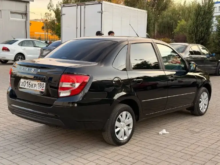 Продам lada granta 2024 года.
21.000 Тысяч пробега родного,
Абсолютно в родном окрасе без ржавчин без сколов, в дтп не участвовал собственник, по комплектации кондиционер подогрев сидений 2 стеклоподъемника подогрев заднего стекла, подогрев сидений подушка безопасности по техники все работает
Автомобиль в новом состоянии
Вложений не требует. По ходовой часть все в идеале.
В подарок отдам евро коврики их новые. Много описывать нету смысла
Надо приезжать смотреть
Все вопросы по телефону +79496993249 олег
Цена 820.000₽ донецк торг срочно - фотография - 5
