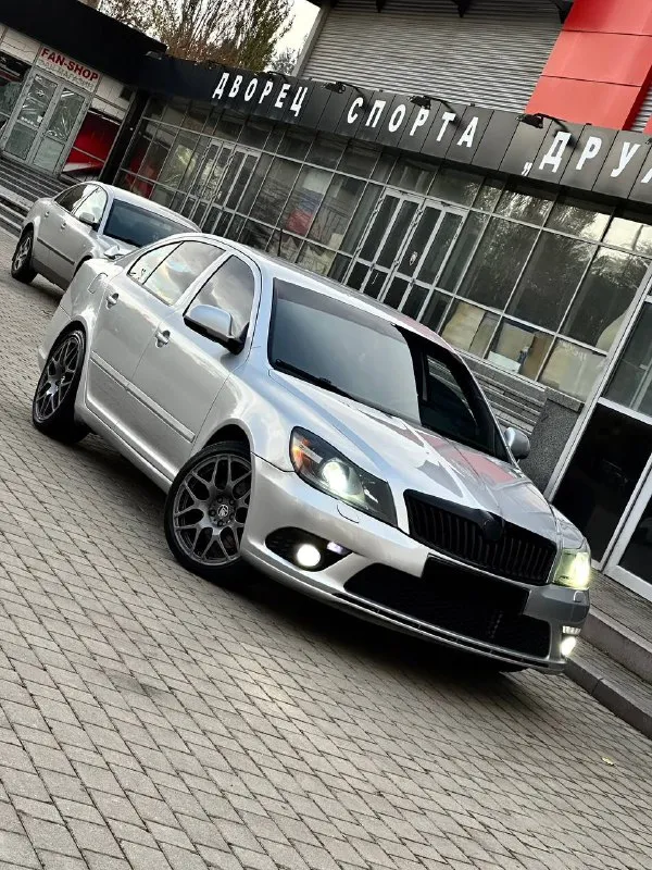 Skoda octavia vrs
Год выпуска - 2011
Двигатель - 2.0tsi
Кпп - автоматическая
Цена - 1.285.000₽
Тел. +79493902663
Либо: +7 (949) 679-98-14
В продаже правильный шкодарь с топовым двигателем, зашитым на stage 2 ( едет очень бодро ) по кузову без каких либо изъянов, отпалированная и покрыта жидким стеклом ( без внимания на дороге не оставит ) в автомобиль денег не жалели. Установлены тормозные диски с перфорацией, стоит дорогой корбованый нулевик, кованые диски r-18 на резине bridgestone, установлена полная трасса на 76 трубе с отстрелами, поставлен впуск apr, установлен даунпайп, замена родных линз на билед azoom k9, с покраской масок и нанесение бронепленки на фары ( ночью ехать можно как днём ) в салоне стоит амбиленд подсветка, андроид магнитола и сабвуфер ( играет мощно ) комплектация у авто самая жирная; заправленный двухзонный климат-контроль; круиз-контроль; подогревы сидений; комбинированный кожаный с алькантарой салон; датчик света и дож
📲 Tg: @vladimir_23_23_23
📞 Звоните: +7(949)3902663 - фотография - 1