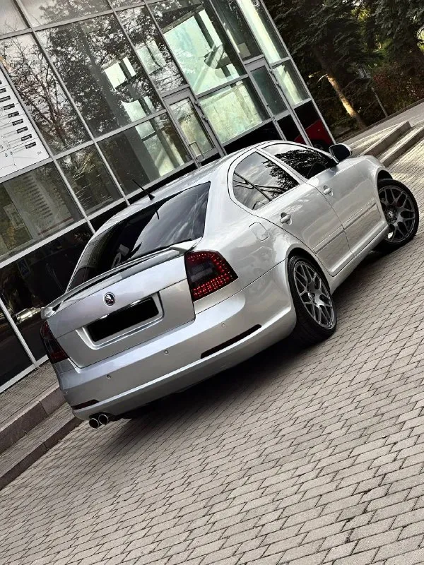 Skoda octavia vrs
Год выпуска - 2011
Двигатель - 2.0tsi
Кпп - автоматическая
Цена - 1.285.000₽
Тел. +79493902663
Либо: +7 (949) 679-98-14
В продаже правильный шкодарь с топовым двигателем, зашитым на stage 2 ( едет очень бодро ) по кузову без каких либо изъянов, отпалированная и покрыта жидким стеклом ( без внимания на дороге не оставит ) в автомобиль денег не жалели. Установлены тормозные диски с перфорацией, стоит дорогой корбованый нулевик, кованые диски r-18 на резине bridgestone, установлена полная трасса на 76 трубе с отстрелами, поставлен впуск apr, установлен даунпайп, замена родных линз на билед azoom k9, с покраской масок и нанесение бронепленки на фары ( ночью ехать можно как днём ) в салоне стоит амбиленд подсветка, андроид магнитола и сабвуфер ( играет мощно ) комплектация у авто самая жирная; заправленный двухзонный климат-контроль; круиз-контроль; подогревы сидений; комбинированный кожаный с алькантарой салон; датчик света и дож
📲 Tg: @vladimir_23_23_23
📞 Звоните: +7(949)3902663 - фотография - 2
