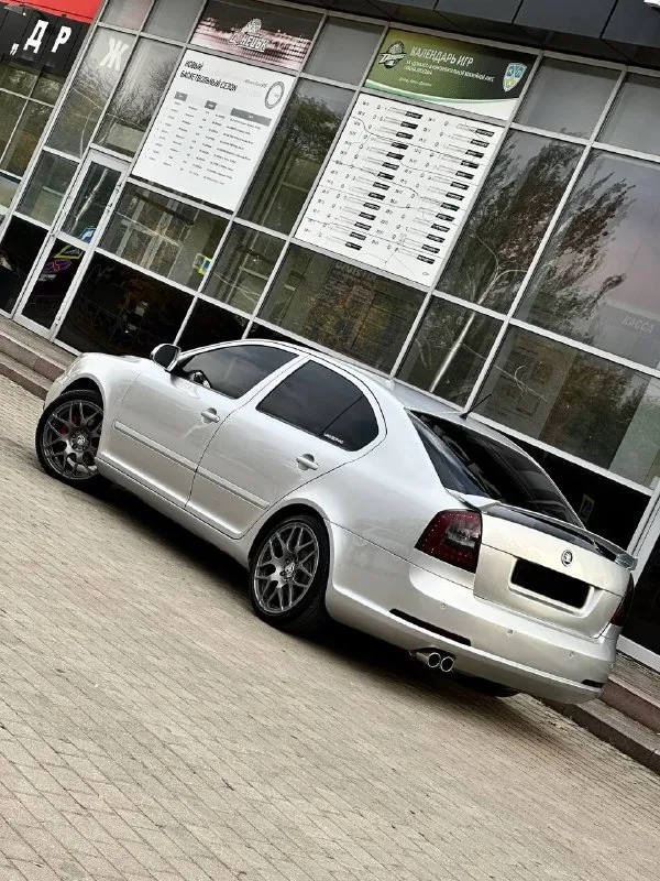 Skoda octavia vrs
Год выпуска - 2011
Двигатель - 2.0tsi
Кпп - автоматическая
Цена - 1.285.000₽
Тел. +79493902663
Либо: +7 (949) 679-98-14
В продаже правильный шкодарь с топовым двигателем, зашитым на stage 2 ( едет очень бодро ) по кузову без каких либо изъянов, отпалированная и покрыта жидким стеклом ( без внимания на дороге не оставит ) в автомобиль денег не жалели. Установлены тормозные диски с перфорацией, стоит дорогой корбованый нулевик, кованые диски r-18 на резине bridgestone, установлена полная трасса на 76 трубе с отстрелами, поставлен впуск apr, установлен даунпайп, замена родных линз на билед azoom k9, с покраской масок и нанесение бронепленки на фары ( ночью ехать можно как днём ) в салоне стоит амбиленд подсветка, андроид магнитола и сабвуфер ( играет мощно ) комплектация у авто самая жирная; заправленный двухзонный климат-контроль; круиз-контроль; подогревы сидений; комбинированный кожаный с алькантарой салон; датчик света и дож
📲 Tg: @vladimir_23_23_23
📞 Звоните: +7(949)3902663 - фотография - 4