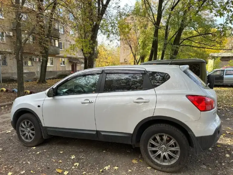 Продам nissan кашкай
Авто в хорошем состоянии
Год выпуска 2007
Пробег: 230 тыс. Км
Акпп, бесключевой доступ, подогрев передних сидений, круиз контроль, датчик дождя, датчик света, двух зонный климат контроль, кожаный салон, подключаемый полный привод.
Двигатель после капитального ремонта прошел 10 тыс км. Стоимость составила 250 к.
Салон чистый ухоженный
Документы в полном порядке
Имеется трещина на лобовом стекле незначительная (стекло имеется в гараже, не было заменено в виду отсутствия времени)
Новая летняя и зимняя резина проездили один сезон
Новый аккумулятор
Новый глушитель
Недавно были заменены свечи, катушки
Стоимость 920 торг уместен
Возможность обмена на автомобиль с акпп с доплатой
Осмотр донецк
+7949 034 64 41, +7949 846 58 93 - фотография - 2