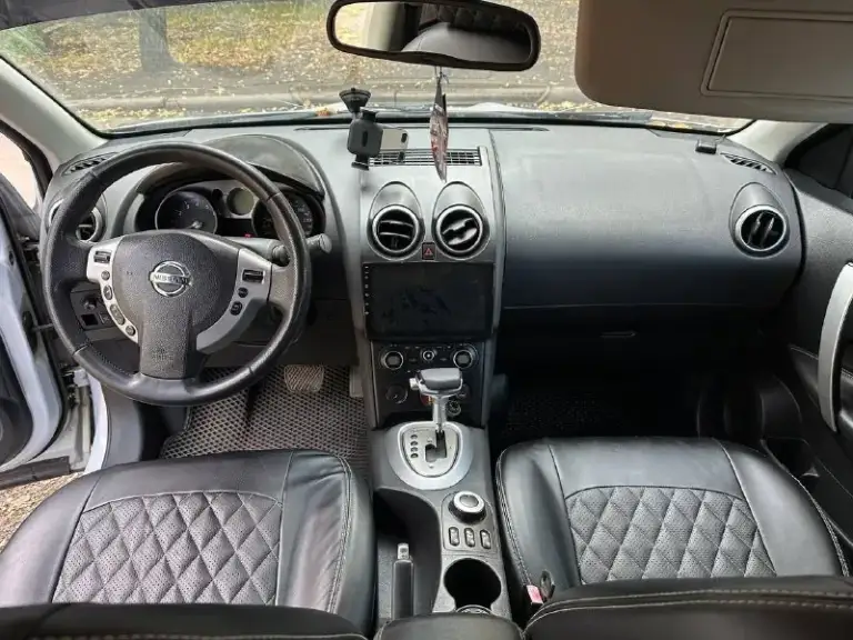 Продам nissan кашкай
Авто в хорошем состоянии
Год выпуска 2007
Пробег: 230 тыс. Км
Акпп, бесключевой доступ, подогрев передних сидений, круиз контроль, датчик дождя, датчик света, двух зонный климат контроль, кожаный салон, подключаемый полный привод.
Двигатель после капитального ремонта прошел 10 тыс км. Стоимость составила 250 к.
Салон чистый ухоженный
Документы в полном порядке
Имеется трещина на лобовом стекле незначительная (стекло имеется в гараже, не было заменено в виду отсутствия времени)
Новая летняя и зимняя резина проездили один сезон
Новый аккумулятор
Новый глушитель
Недавно были заменены свечи, катушки
Стоимость 920 торг уместен
Возможность обмена на автомобиль с акпп с доплатой
Осмотр донецк
+7949 034 64 41, +7949 846 58 93 - фотография - 3