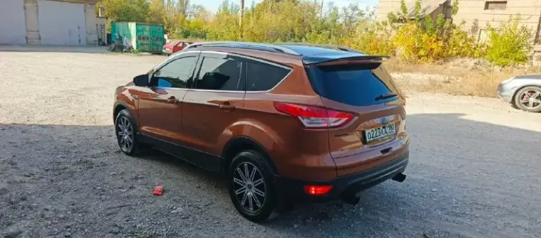 Ford куга 2, 2014 года выпуска, , полный привод, объем 1.6.в данной автомашине поменял следующее: помпа (водяной насос), термостат, датчик температуры, антифриз, залито масло в двигатель 5w-30 liqwi moly молиген, заменено масло в коробке, поменяны передние амортизаторы с пыльниками, передние чашки, передние тяги стабилизатора (яйца), передние шаровые, передние наконечники, подушка двигателя, расширительный бачок, задние тяги стабилизатора (яйца), поменяны в круг тормозные диски с колодками, заменен масляный, воздушный и салонный фильтр, обслужен кондиционер, установлены дорогие led лампы в противотуманных фарах и в фаре дополнительного освещения, поменяны ксенон лампы в ближнем свете, заменены боковые повторители на зеркале на диодную оптику, установлено новое литье на 17, установлен хороший видео регистратор и т. Д. Машина делалась для себя.
В машине имеется: подогрев передних сидений, черный комбинированный салон, центральный замок, без ключевой доступ, установ
📞 Звоните: +7(949)8226352 - фотография - 3