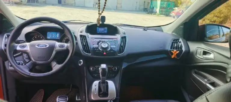 Ford куга 2, 2014 года выпуска, , полный привод, объем 1.6.в данной автомашине поменял следующее: помпа (водяной насос), термостат, датчик температуры, антифриз, залито масло в двигатель 5w-30 liqwi moly молиген, заменено масло в коробке, поменяны передние амортизаторы с пыльниками, передние чашки, передние тяги стабилизатора (яйца), передние шаровые, передние наконечники, подушка двигателя, расширительный бачок, задние тяги стабилизатора (яйца), поменяны в круг тормозные диски с колодками, заменен масляный, воздушный и салонный фильтр, обслужен кондиционер, установлены дорогие led лампы в противотуманных фарах и в фаре дополнительного освещения, поменяны ксенон лампы в ближнем свете, заменены боковые повторители на зеркале на диодную оптику, установлено новое литье на 17, установлен хороший видео регистратор и т. Д. Машина делалась для себя.
В машине имеется: подогрев передних сидений, черный комбинированный салон, центральный замок, без ключевой доступ, установ
📞 Звоните: +7(949)8226352 - фотография - 6