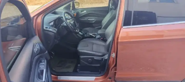 Ford куга 2, 2014 года выпуска, , полный привод, объем 1.6.в данной автомашине поменял следующее: помпа (водяной насос), термостат, датчик температуры, антифриз, залито масло в двигатель 5w-30 liqwi moly молиген, заменено масло в коробке, поменяны передние амортизаторы с пыльниками, передние чашки, передние тяги стабилизатора (яйца), передние шаровые, передние наконечники, подушка двигателя, расширительный бачок, задние тяги стабилизатора (яйца), поменяны в круг тормозные диски с колодками, заменен масляный, воздушный и салонный фильтр, обслужен кондиционер, установлены дорогие led лампы в противотуманных фарах и в фаре дополнительного освещения, поменяны ксенон лампы в ближнем свете, заменены боковые повторители на зеркале на диодную оптику, установлено новое литье на 17, установлен хороший видео регистратор и т. Д. Машина делалась для себя.
В машине имеется: подогрев передних сидений, черный комбинированный салон, центральный замок, без ключевой доступ, установ
📞 Звоните: +7(949)8226352 - фотография - 7