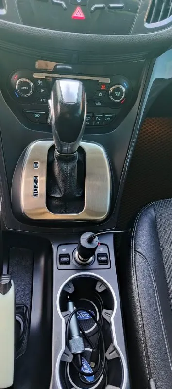 Ford куга 2, 2014 года выпуска, , полный привод, объем 1.6.в данной автомашине поменял следующее: помпа (водяной насос), термостат, датчик температуры, антифриз, залито масло в двигатель 5w-30 liqwi moly молиген, заменено масло в коробке, поменяны передние амортизаторы с пыльниками, передние чашки, передние тяги стабилизатора (яйца), передние шаровые, передние наконечники, подушка двигателя, расширительный бачок, задние тяги стабилизатора (яйца), поменяны в круг тормозные диски с колодками, заменен масляный, воздушный и салонный фильтр, обслужен кондиционер, установлены дорогие led лампы в противотуманных фарах и в фаре дополнительного освещения, поменяны ксенон лампы в ближнем свете, заменены боковые повторители на зеркале на диодную оптику, установлено новое литье на 17, установлен хороший видео регистратор и т. Д. Машина делалась для себя.
В машине имеется: подогрев передних сидений, черный комбинированный салон, центральный замок, без ключевой доступ, установ
📞 Звоните: +7(949)8226352 - фотография - 8