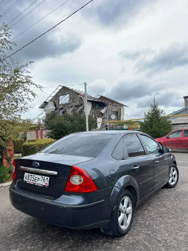 Продам ford focus 2 ghia переходной рестайлинг
Двигатель 2.0 бензин
Кпп: автомат
Год выпуска: 2007
Цвет: темно-серый
! Автомобиль в очень хорошем состоянии, двигатель масло не ест, не дымит, коробка работает отлично. По ходовой вопросов нет едет мягко, без стуков и прочего, кузов в хорошем состоянии днище и пороги целые!
Богатая комплектация ghia с двух зоннным климатом, обогревом лобового, сидений, зеркал, esp(курсовая устойчивость) abs, бортовик, эл. Зеркала, птф, 4 стеклоподьемника, сигнализация, дисковые тормоза вкруг! Кондиционер холодит❄️
Задние парктроники, имееться трещина на лобовом снизу, все стекла родные
По документам порядок без штрафов и запретов!
Комплект хорошей зимней резины в комплекте!
Торг есть
Цена: 545000
📍Мариуполь
📞+79496463727 - фотография - 3