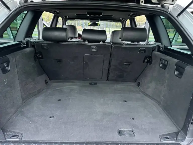 Bmw x5 3.0 gas a/t 2003
Авто в прекрасном состоянии максимальной комплектации и без единого окраса. Оригинал shadow line, черный потолок, память сидений, люк. Очень брутальный и комфортный автомобиль. Коробка работает как часы. Все функции по авто исправны. На газу. По трассе 300₽ на 100 км. Х5 будете довольны так очень мало таких осталось. Подробности по
Пробег 270 000 км
Цена 980 000₽
Тел. +7 (949) 573-62-32 сергей
📞 Звоните: +7(949)5736232 - фотография - 10