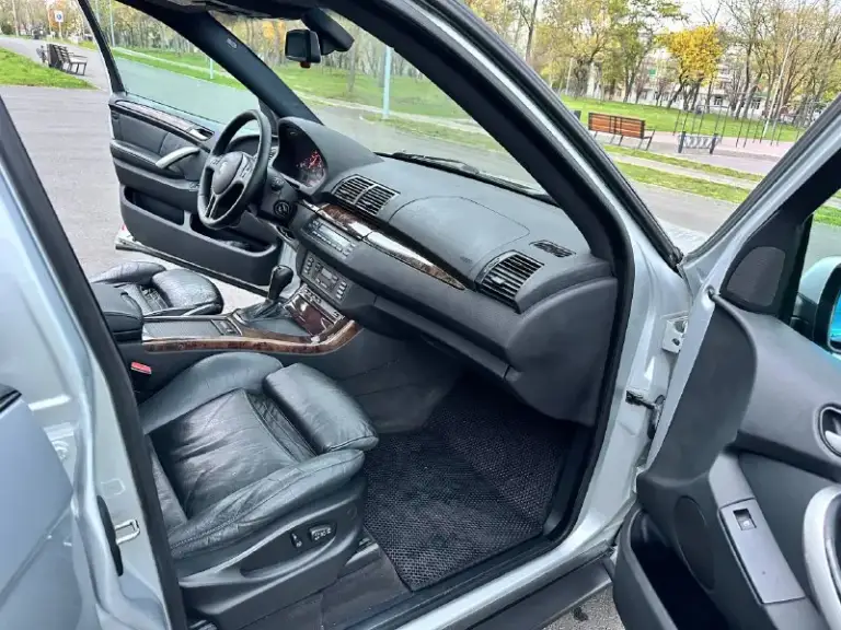 Bmw x5 3.0 gas a/t 2003
Авто в прекрасном состоянии максимальной комплектации и без единого окраса. Оригинал shadow line, черный потолок, память сидений, люк. Очень брутальный и комфортный автомобиль. Коробка работает как часы. Все функции по авто исправны. На газу. По трассе 300₽ на 100 км. Х5 будете довольны так очень мало таких осталось. Подробности по
Пробег 270 000 км
Цена 980 000₽
Тел. +7 (949) 573-62-32 сергей
📞 Звоните: +7(949)5736232 - фотография - 6