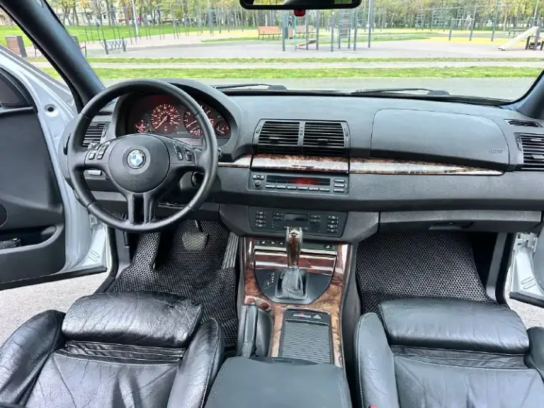 Bmw x5 3.0 gas a/t 2003
Авто в прекрасном состоянии максимальной комплектации и без единого окраса. Оригинал shadow line, черный потолок, память сидений, люк. Очень брутальный и комфортный автомобиль. Коробка работает как часы. Все функции по авто исправны. На газу. По трассе 300₽ на 100 км. Х5 будете довольны так очень мало таких осталось. Подробности по
Пробег 270 000 км
Цена 980 000₽
Тел. +7 (949) 573-62-32 сергей
📞 Звоните: +7(949)5736232 - фотография - 7