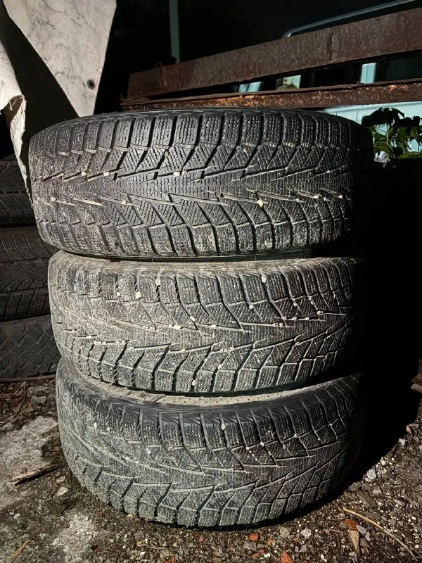 Продаю зимнюю резину hankook r14 185/65, один сезон откатал. 3 колеса, колпаки в подарок.
Буденновский район
Цена: 15 000
+7(949)313-37-46 Артём
📲 Tg: артём
📞 Звоните: +7(949)3133746 - фотография - 1