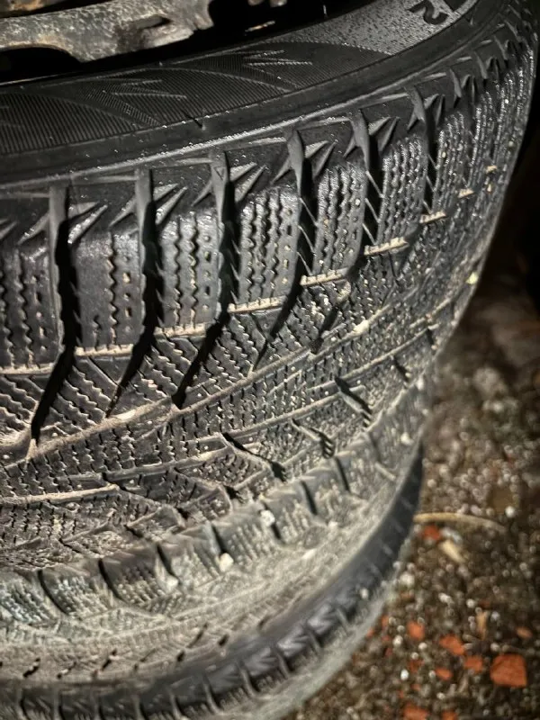 Продаю зимнюю резину hankook r14 185/65, один сезон откатал. 3 колеса, колпаки в подарок.
Буденновский район
Цена: 15 000
+7(949)313-37-46 Артём
📲 Tg: артём
📞 Звоните: +7(949)3133746 - фотография - 2