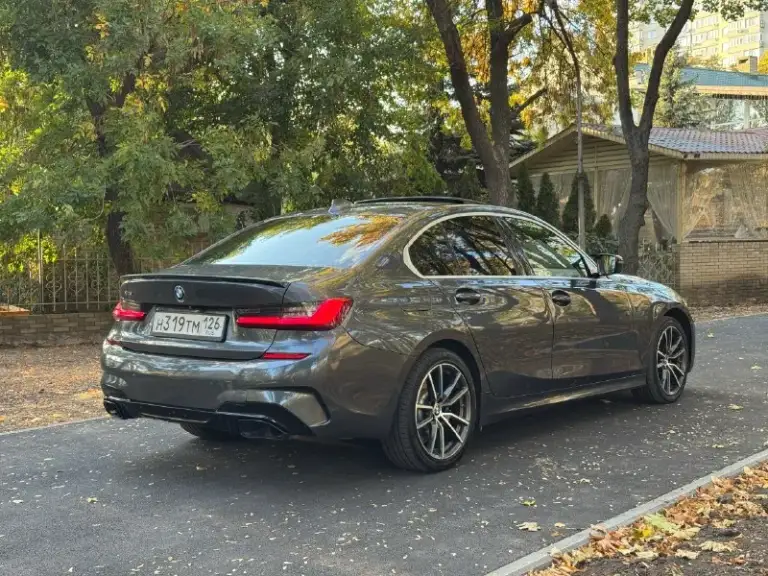 Bmw g20 330i xdrive 258 🐎на полном приводе
Без ошибок с трассовым пробегом 179к и хорошей комплектацией.
Б48 чувствует себя отлично, отлично тянет, масло не кушает вообще, замена каждые 7.000 км, была в одной семье, каждый день 100 километров по трассе. Обслуживалась все время в профильном сервисе bmw. Устранена болячка с жалюзями и блоками зеркал, мало кто за это пишет, стоят новые оригинальные блоки третьей ревизии. Из последнего установлена новая оригинальная помпа. Есть все чеки и заказ наряды. Любые проверки на ваших сервисах. Из крашенных элементов только капот и передние крылья. По комплектация есть все, кроме проекции. Трех зонный климат контроль, дистроник, комфорт сидения с памятью, люк, подогревы сидений, большой монитор с кар плэй, лазерная оптика и многое другое. Любые проверки и вопросы
Г. Донецк
Цена2,7 🍋
+79494348921
📞 Звоните: +7(949)4348921 - фотография - 4
