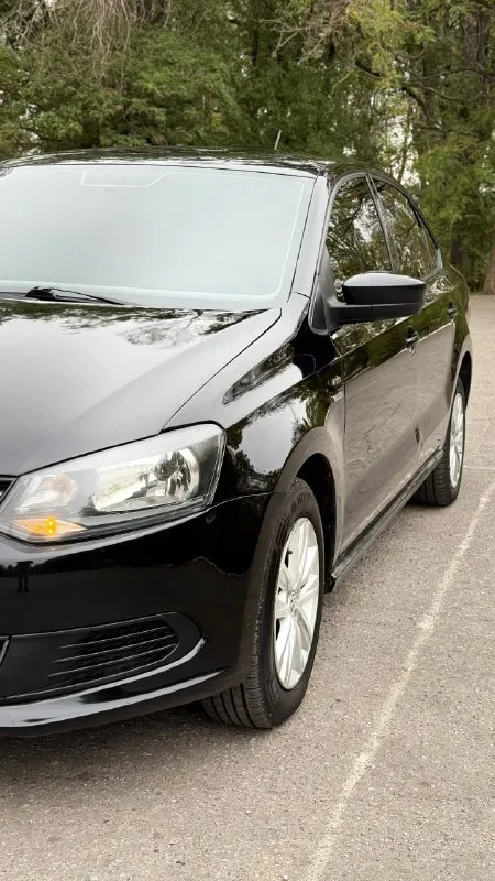 Продажа в днр
Volkswagen polo sochi edition,
2013 Г. В. (октябрь).
Собственник!
Двигатель 1.6,
Пробег 294.000
Работает отлично, без масложора. Механическая кпп, переключается плавно, без хруста и вылетов. Я второй владелец. Ходовая без стуков и скрипов. Литые диски r15, новая летняя резина. Максимальная комплектация: подогрев стекол и сидений, полный электропакет, электроуправление зеркалами. Электрика полностью исправна. Салон чистый, не прокуренный, пороги не затерты. За автомобилем следили, любые проверки! Цена 690.000 руб. , торг.
Звоните: +79495761932 - фотография - 4