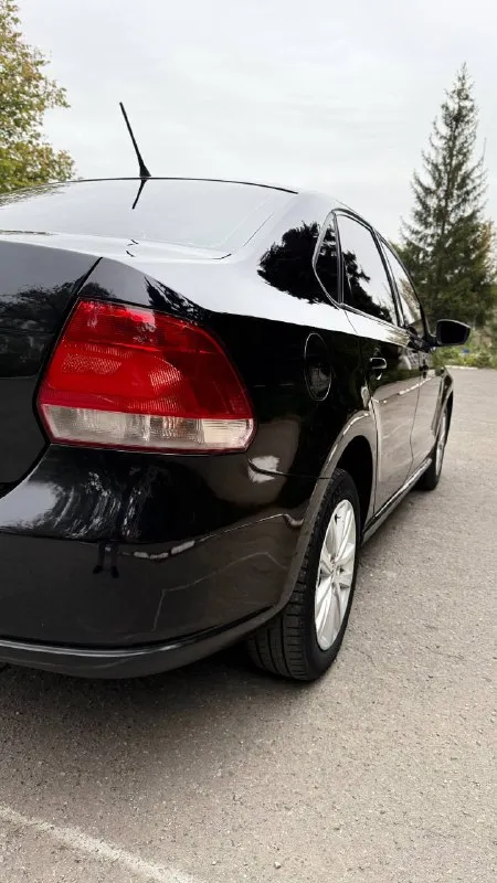 Продажа в днр
Volkswagen polo sochi edition,
2013 Г. В. (октябрь).
Собственник!
Двигатель 1.6,
Пробег 294.000
Работает отлично, без масложора. Механическая кпп, переключается плавно, без хруста и вылетов. Я второй владелец. Ходовая без стуков и скрипов. Литые диски r15, новая летняя резина. Максимальная комплектация: подогрев стекол и сидений, полный электропакет, электроуправление зеркалами. Электрика полностью исправна. Салон чистый, не прокуренный, пороги не затерты. За автомобилем следили, любые проверки! Цена 690.000 руб. , торг.
Звоните: +79495761932 - фотография - 5