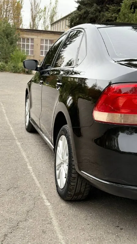 Продажа в днр
Volkswagen polo sochi edition,
2013 Г. В. (октябрь).
Собственник!
Двигатель 1.6,
Пробег 294.000
Работает отлично, без масложора. Механическая кпп, переключается плавно, без хруста и вылетов. Я второй владелец. Ходовая без стуков и скрипов. Литые диски r15, новая летняя резина. Максимальная комплектация: подогрев стекол и сидений, полный электропакет, электроуправление зеркалами. Электрика полностью исправна. Салон чистый, не прокуренный, пороги не затерты. За автомобилем следили, любые проверки! Цена 690.000 руб. , торг.
Звоните: +79495761932 - фотография - 6