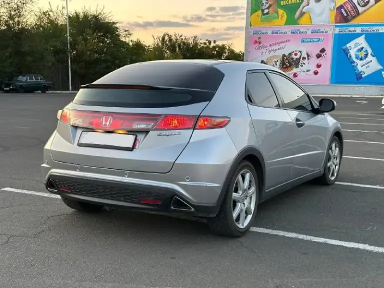 Продаю honda civic 2008 2.2d
Пробег 118000
2.2 Турбодизель на механике!🔥
Пригнана из франции максимальная комплектация для европейского рынка, на российский рынок такие не поставлялись
Панорама
Кожаный салон
Климат контроль
Мультируль
Эл. Стеклоподъемники
Шикарная музыка
Экран с навигацией, которую можно перепрошить под рос карты

Есть пару не критичных моментов по кузову (все видно на фото)
2 Комплекта резины

Полное переоформление в мрэо
Звоните, расскажу подробнее про машину и отвечу на все вопросы
+79496460741
Цена 830 000 торг - фотография - 4