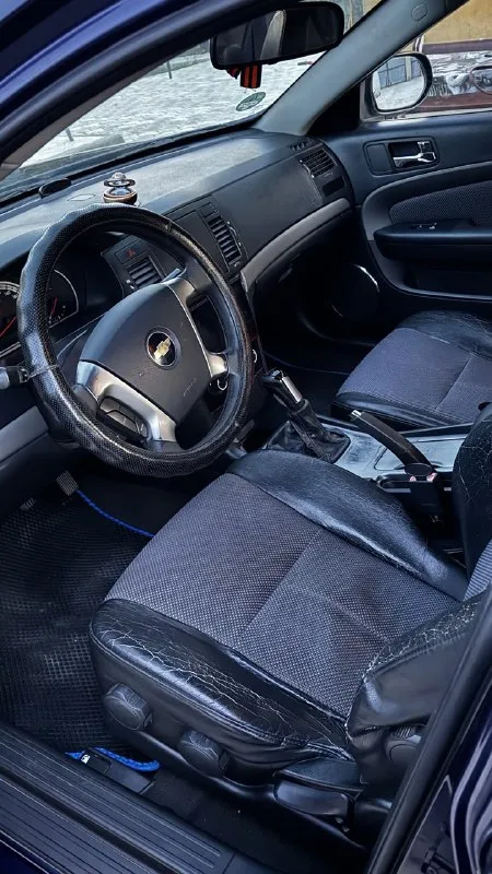Продам – chevrolet epica
Пробег : 296.000 тыс. Км
2006 Год, объём мотора 2.0 /145 л/с.
Мкпп, ходовка - без нареканий
С документами полный порядок, я собственник первый владелец по птс
Осмотр донецк, буденовский район
По машине сделано: рулевая рейка новая оригинал, ходовка передняя и задняя. Вложено 100тыс руб
Колеса на легкосплавах на зимней резине
Комплектация: кондиционер, авс, есп, подушки безописности 10шт, 4 стеклоподъёмника, газ впитан, магнитола 9дюймов с блютус выход на сим карту навигация, лед свет ближний, диски 16
Машина не бита, есть возрастные косяки по кузову.
Цена 480 тыс, торг.
7949-315-32-12
📞 Звоните: +7(949)3153212 - фотография - 1