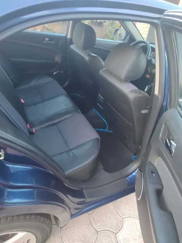 Продам – chevrolet epica
Пробег : 296.000 тыс. Км
2006 Год, объём мотора 2.0 /145 л/с.
Мкпп, ходовка - без нареканий
С документами полный порядок, я собственник первый владелец по птс
Осмотр донецк, буденовский район
По машине сделано: рулевая рейка новая оригинал, ходовка передняя и задняя. Вложено 100тыс руб
Колеса на легкосплавах на зимней резине
Комплектация: кондиционер, авс, есп, подушки безописности 10шт, 4 стеклоподъёмника, газ впитан, магнитола 9дюймов с блютус выход на сим карту навигация, лед свет ближний, диски 16
Машина не бита, есть возрастные косяки по кузову.
Цена 480 тыс, торг.
7949-315-32-12
📞 Звоните: +7(949)3153212 - фотография - 7