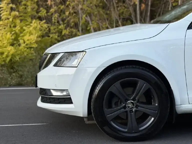 Skoda octavia a7
Двигатель 1.4 150лс *) коробка автомат
Комплектация hockey edition
Год выпуска 2020 я второй собственник
Состояние авто очень достойное
Не бита не крашена обслужена
Вложений не требует совсем
Любые проверки !!
Переоформление через мрэо
Цена 1.470.000 рублей
+79604484329
+7 (949) 864-32-64 - фотография - 7