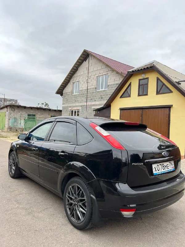 Продам ford focus 2
Год: 2007
Пробег: 234тыс
Двигатель 1.8 125лс по работе отлично(шепчет) без посторонних звуков! Не дымит не троит. По ходовой все отлично без вложений! Кузов в очень хорошем состоянии без гнили и тд, днище и пороги целые. В дтп не участвовал все силовые части заводские. Отличная комплектация, с подогревами, сидений, зеркал, лобового, бортовой компьютер, эл. Зеркала, проиивотуманные фары, эл. Рег фар, сигнализация с автозапуском, кондиционер холодит, печка греет! Центральный замок, 2 ключа, стоят 17 диски в отличном состоянии дорогу держит уверено, дисковые тормоза вкруг! Машина выглядит очень красиво! На данный момент вложений не требуеться все исправно работает!
Документы чистые без штрафов и запретов!
Торг
Цена: 590000
📍Мариуполь
📞+79496463727 - фотография - 4