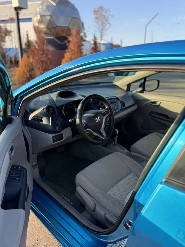 Honda insight 2009 год
1.3 Гибрид
Автомобиль в очень хорошем состоянии, климат контроль, круиз контроль, линзованнай оптика и др.
Авто в очень хорошем состоянии по кузову, не видело ни одной зимы
Мотор и коробка работают отлично, батарея 100 процентов
Подвеска сбитая, работает четко и бесшумно
Родной пробег 170тыс. Км
Документы чистые, вы будете первым хозяином в рф
Цена 890
Все вопросы по телефону +79494010811 - фотография - 6