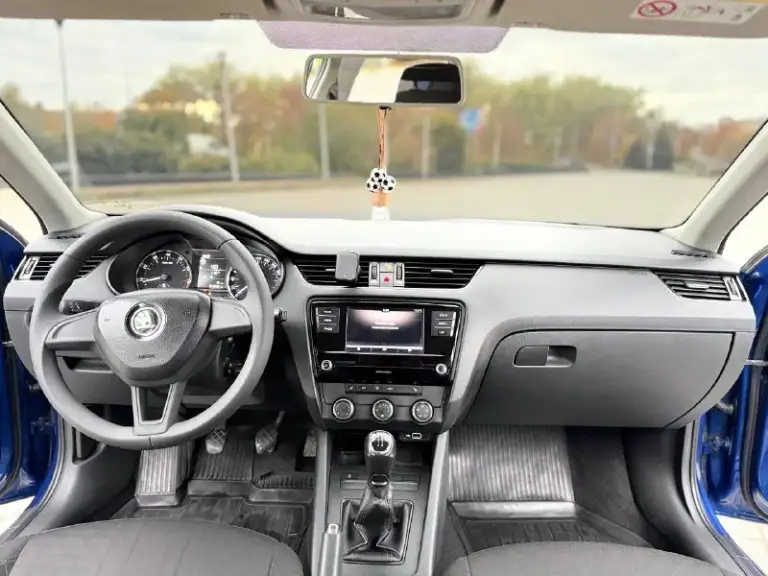 Продается skoda a7 2018 года
Цена: 1.275.000 ₽ (торг уместен)
Пробег: [178 тысяч
Технические характеристики:
- Двигатель: 1.6 л mpi
- Коробка передач: механическая
- Состояние: отличное, не битая, не крашеная
Описание:
Продаю skoda a7 2018 года в отличном состоянии. Машина ухоженная, всегда обслуживалась. , ходовая часть и механическая коробка передач в идеальном состоянии.
Звоните, отвечу на все вопросы!
Город: донецк
Телефон: +7 (949) 910-02-20
Связь через мессенджеры: telegram, whatsapp
Автомобиль не новый есть следы эксплуатации!
📲 Tg: @ivan1293
📞 Звоните: +7(949)9100220 - фотография - 8
