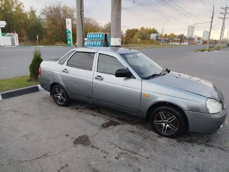 🟡 Срочная продажа! Продам автомобиль лада приора, 2010 года выпуска.
💰 Цена: 320.000 рублей, торг уместен❗️

• Двигатель: 1.6, 16 клапанный.
• Пробег: 190.000 км.
• Коробка: механика, 5 ступенчатая.

Комплектация: норма + кондиционер❗️

➡️По автомобилю: автомобиль в хорошем состоянии. Двигатель работает на отлично.
Кпп работает идеально, не хрустит и не выбивает передачи.

Подвеска полностью обслужена — после ремонта, новые задние стаканы, диски, эво коврики, оригинальная магнитола, чехлы - кожзам, черная карта.
Дно в отличном состоянии, по кузову: 2-3 незначительных рыжика.

❗️Автомобиль на учёте, юридически чист. По необходимости - предоставлю видео отчёт по автомобилю.

🏢 Город: амвросиевка.
🚗 Есть доставка в ваш город по договоренности.

🤙 Телефон для связи: +79493843262
Телеграм и what`s app привязан к номеру. - фотография - 6