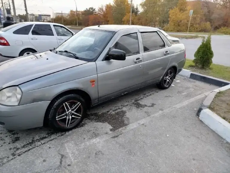 🟡 Срочная продажа! Продам автомобиль лада приора, 2010 года выпуска.
💰 Цена: 320.000 рублей, торг уместен❗️

• Двигатель: 1.6, 16 клапанный.
• Пробег: 190.000 км.
• Коробка: механика, 5 ступенчатая.

Комплектация: норма + кондиционер❗️

➡️По автомобилю: автомобиль в хорошем состоянии. Двигатель работает на отлично.
Кпп работает идеально, не хрустит и не выбивает передачи.

Подвеска полностью обслужена — после ремонта, новые задние стаканы, диски, эво коврики, оригинальная магнитола, чехлы - кожзам, черная карта.
Дно в отличном состоянии, по кузову: 2-3 незначительных рыжика.

❗️Автомобиль на учёте, юридически чист. По необходимости - предоставлю видео отчёт по автомобилю.

🏢 Город: амвросиевка.
🚗 Есть доставка в ваш город по договоренности.

🤙 Телефон для связи: +79493843262
Телеграм и what`s app привязан к номеру. - фотография - 7