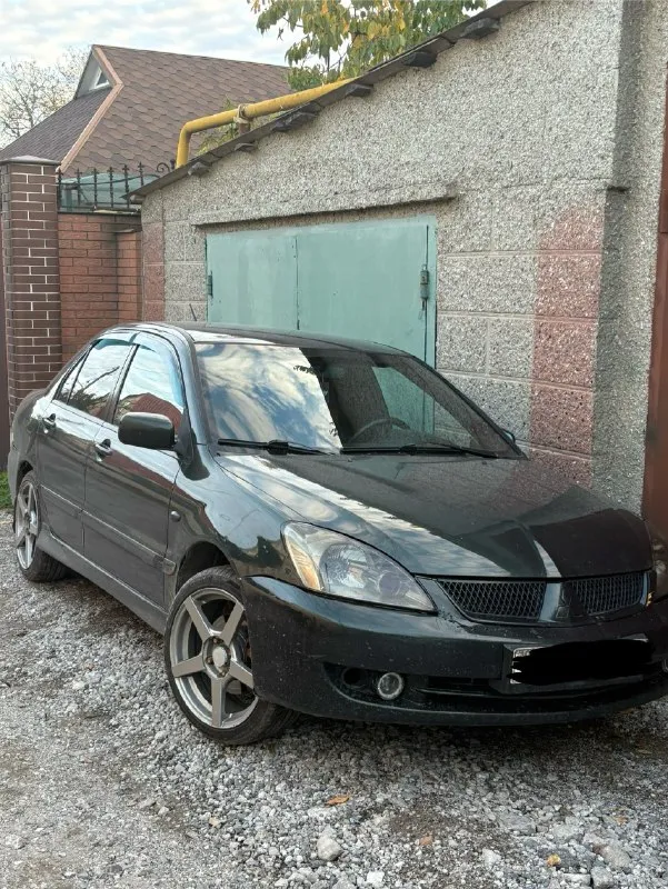 Продам mitsubishi lancer 9 2006 год выпуска
Машина каждый день на ходу, не разу не подвела
Двигатель 1.6 работает как часы не троит не дымит
Коробка механика переключает мягко без хрустов не выбивает
По ходовой части на 5+ машина мягкая не смотря на то что на r17 дисках с низкопрофильной резиной
Салон в идеальном состоянии все сиденья перешиты в кожу + все вставки по салону под цвет сидений, черный потолок
По электрике работает все от а до я комплектом донам еще один комплект задних стопов, кондиционер холодит, печка жарит
По кузову есть куда приложить руки машине 20 лет, на фото все видно, есть моменты по порогам все остальное в отличном состоянии, стаканы ланжероны на месте без коррозии
Машина в данный момент снята с учета переоформление на вас на постоянный учет без проблем, готов присутствовать в мрео
В общем машина по технике на 5 балов, срочных вложений не требует
Цена данной машины всего 320.000рублей
Номер телефона для связи +79494940047
Возможен обмен в обе сто
📞 Звоните: +7(949)4940047 - фотография - 1