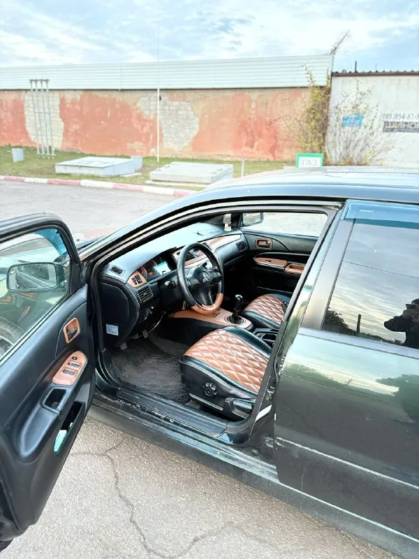 Продам mitsubishi lancer 9 2006 год выпуска
Машина каждый день на ходу, не разу не подвела
Двигатель 1.6 работает как часы не троит не дымит
Коробка механика переключает мягко без хрустов не выбивает
По ходовой части на 5+ машина мягкая не смотря на то что на r17 дисках с низкопрофильной резиной
Салон в идеальном состоянии все сиденья перешиты в кожу + все вставки по салону под цвет сидений, черный потолок
По электрике работает все от а до я комплектом донам еще один комплект задних стопов, кондиционер холодит, печка жарит
По кузову есть куда приложить руки машине 20 лет, на фото все видно, есть моменты по порогам все остальное в отличном состоянии, стаканы ланжероны на месте без коррозии
Машина в данный момент снята с учета переоформление на вас на постоянный учет без проблем, готов присутствовать в мрео
В общем машина по технике на 5 балов, срочных вложений не требует
Цена данной машины всего 320.000рублей
Номер телефона для связи +79494940047
Возможен обмен в обе сто
📞 Звоните: +7(949)4940047 - фотография - 6