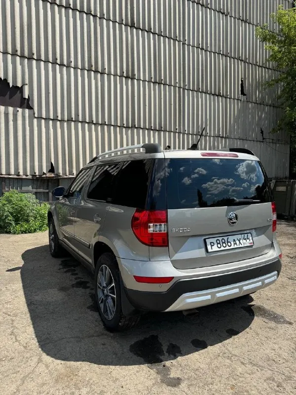 Продам skoda yeti 1.6 at, 2017 год
Автомобиль в отличном техническом состоянии, я второй владелец. Пробег 106 000 км. Авто произведен в декабре 2017 года, эксплуатация с марта 2018 года. Без дтп, в заводском окрасе. Самое надежное и удобное сочетание мотора и кпп( атмосферный 1.6 и классический гидротрансформатор).
Коврики зима/лето. До 90 000 все то проводились в автосалоне, где машина приобреталась, есть соответствующее документальное подтверждение. Есть скол на лобовом( прилетел камень), подогрев лобового стекла и датчик дождя работают без нареканий. На бампере чуть отошла краска под номером( от моек), как понимаю это болезнь модели.
Зимняя резина на шипах, одного сезона. Резина 225/55/r17(летняя и зимняя).
Любые проверки за ваш счет, разумный аргументированный торг при осмотре.
Место осмотра: г. Антрацит.
Цена: 1.520.000 рублей.
Телефон для связи: +7-959-291-25-00
📞 Звоните: +7(959)2912500 - фотография - 2